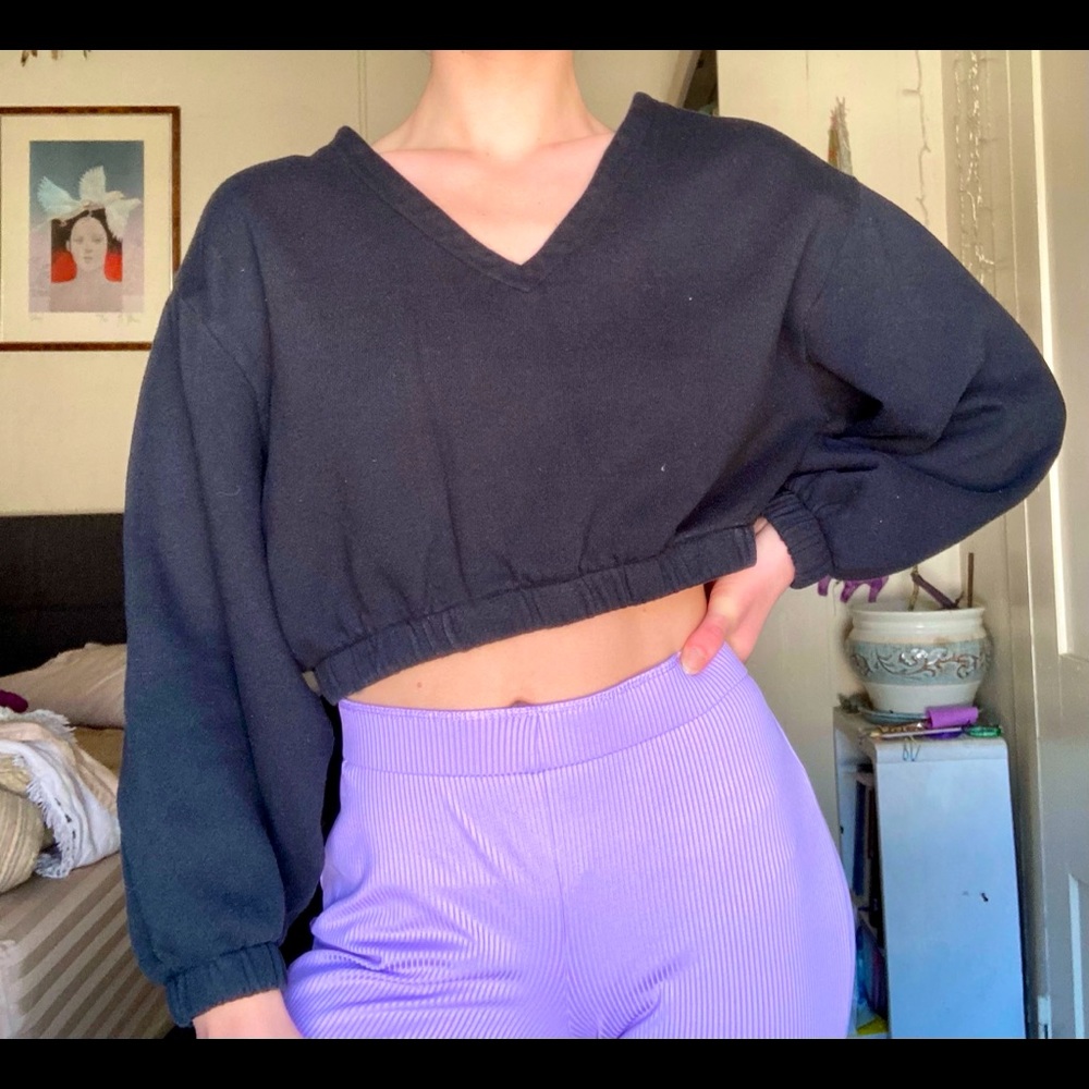 COZY cropped sweater 🖤